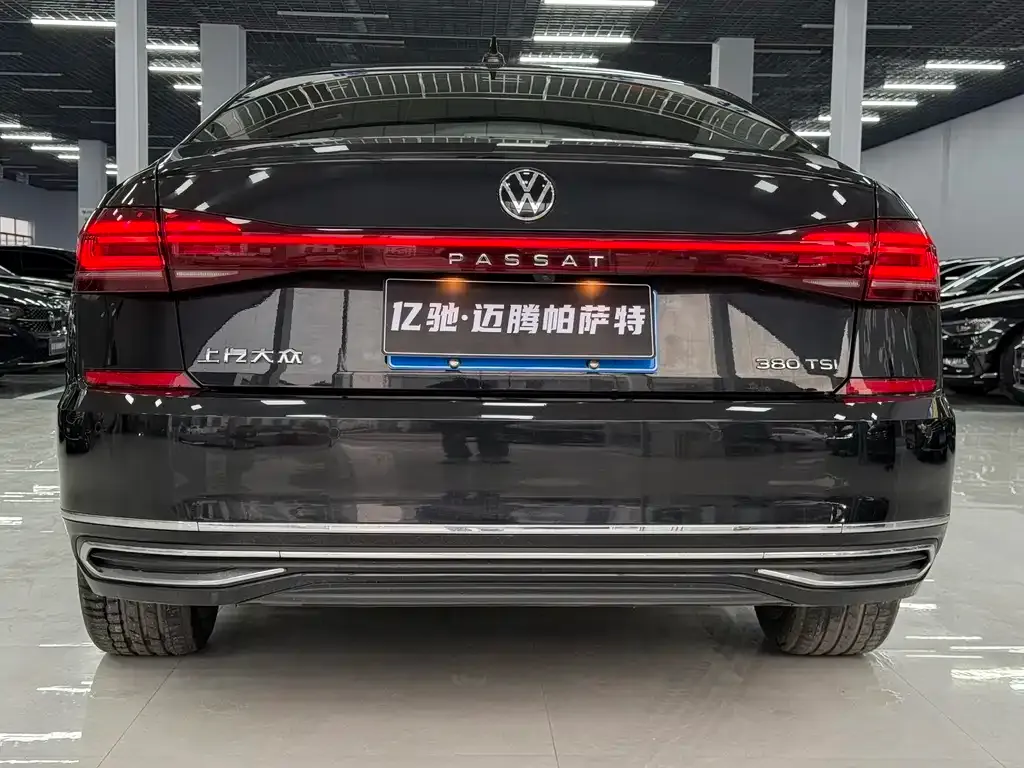 Volkswagen Passat — фото 6