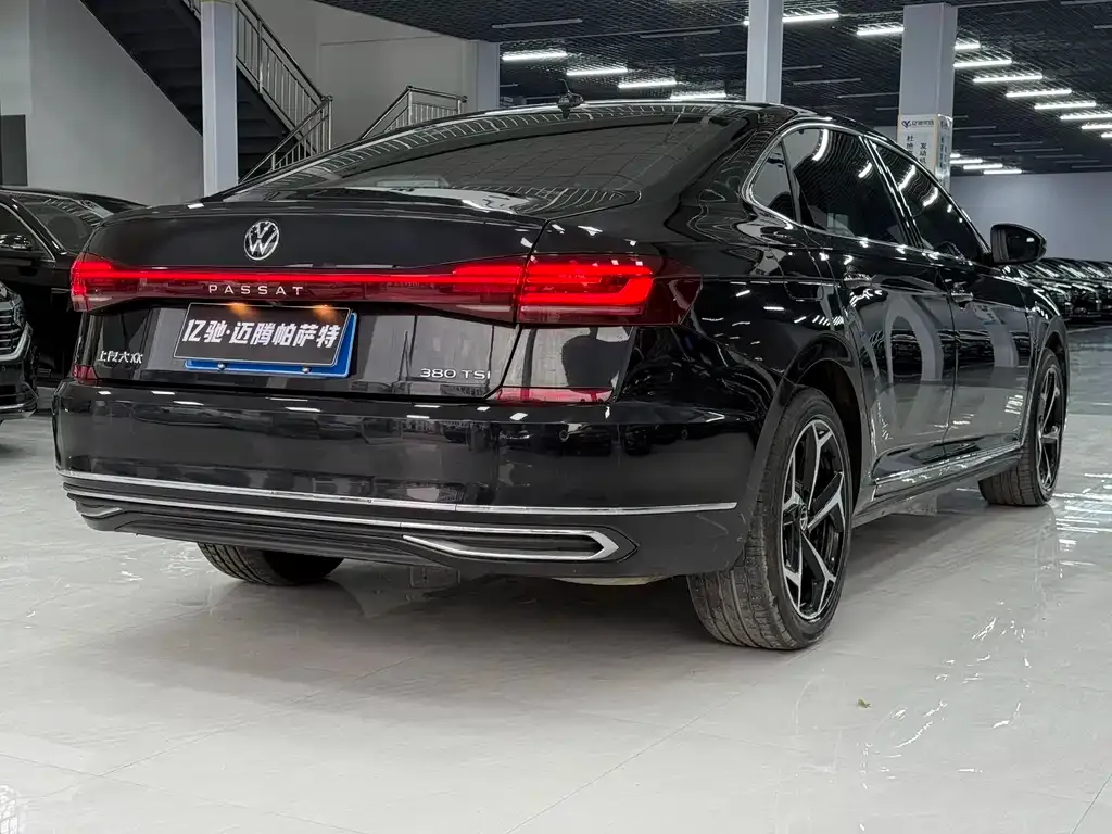 Volkswagen Passat — фото 7