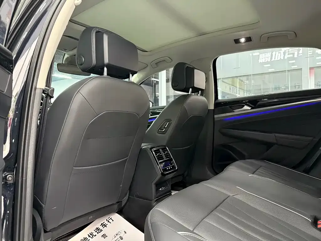 Volkswagen Passat — фото 9