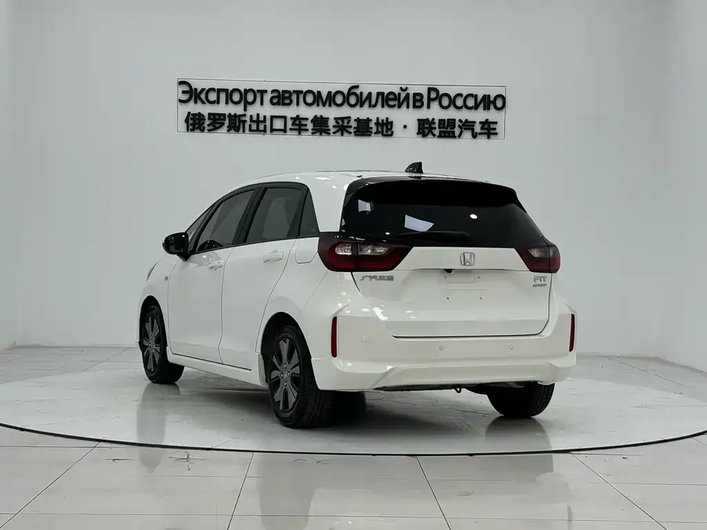Honda Fit — фото 4