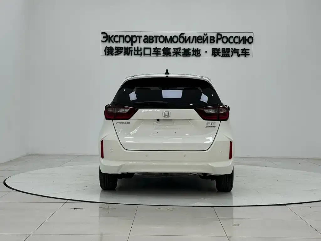 Honda Fit — фото 5