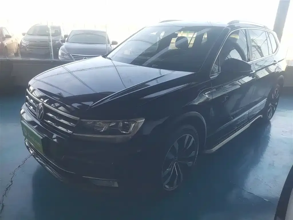 Volkswagen Tiguan L — фото 2