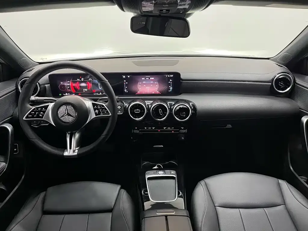 Mercedes-Benz A-Class — фото 10