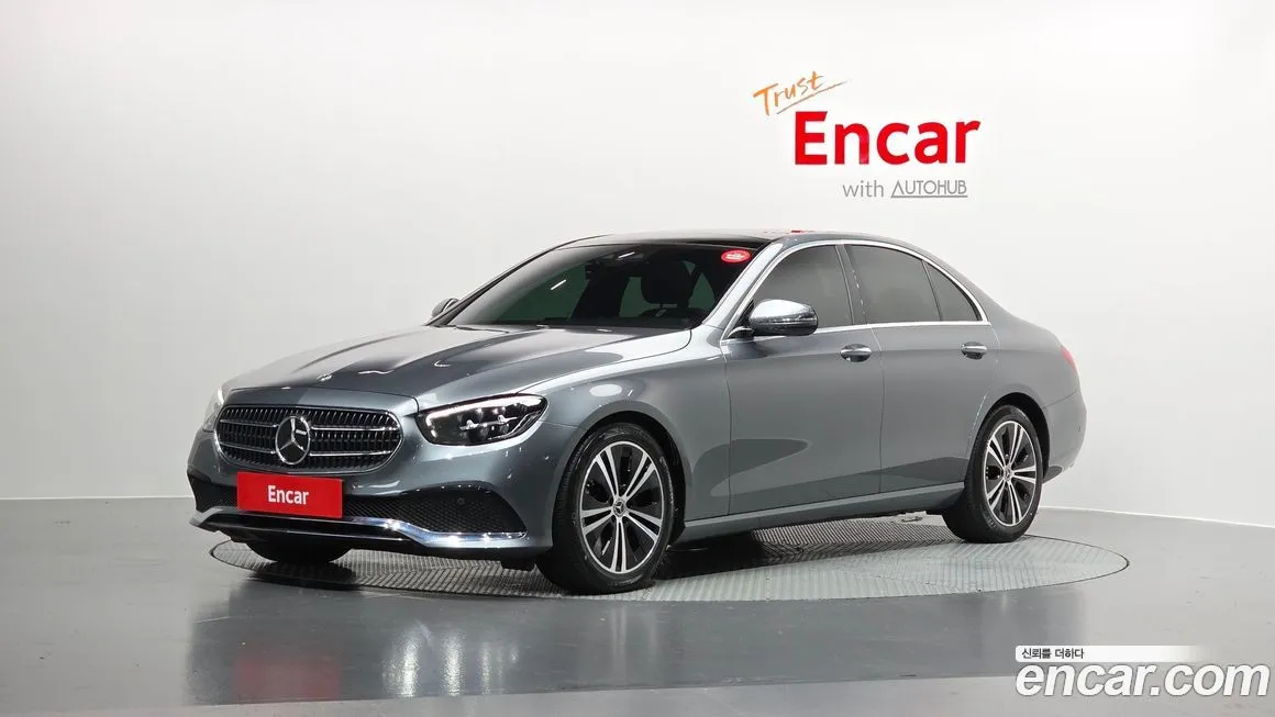 Mercedes-Benz E-Class — фото 1