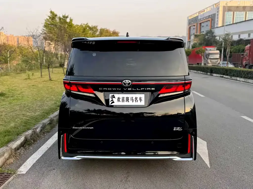 Toyota Vellfire — фото 5