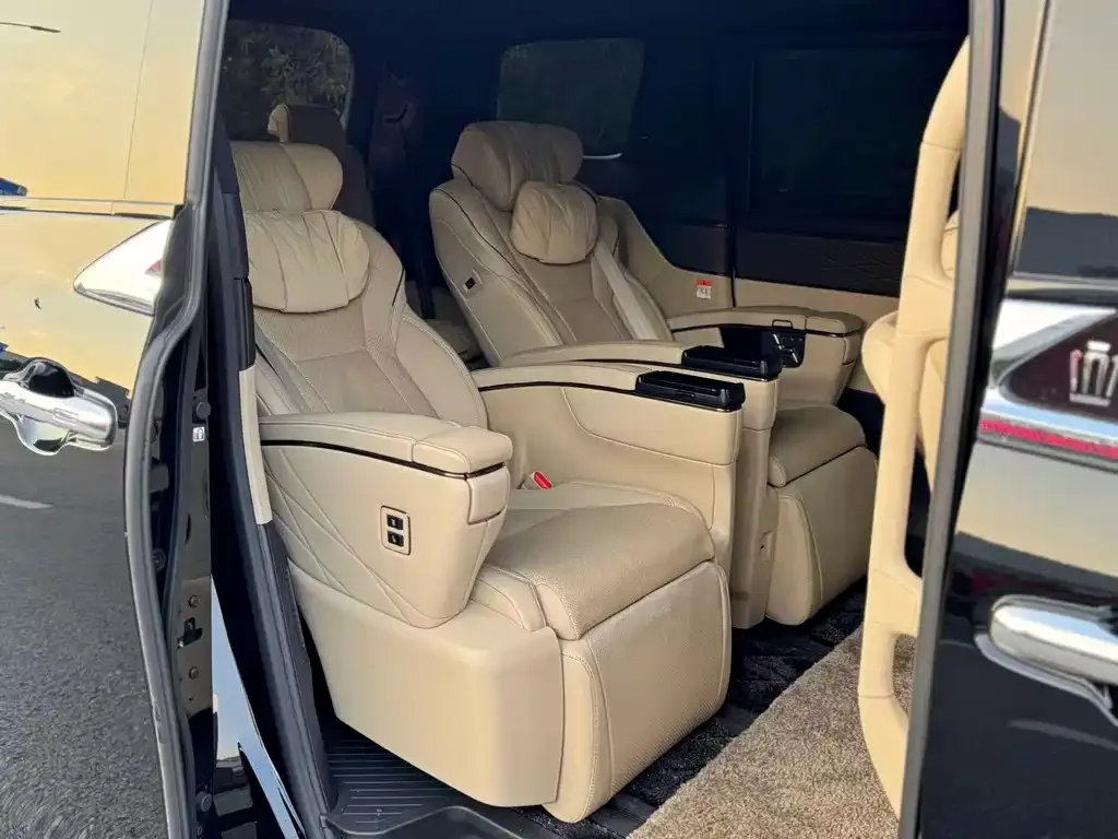 Toyota Vellfire — фото 6