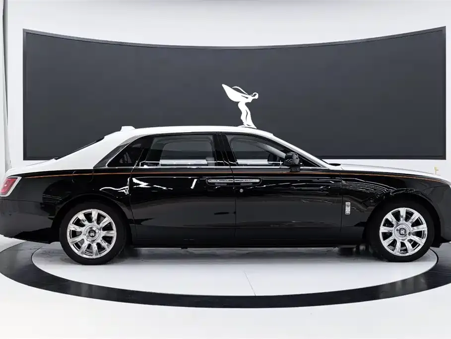 Rolls-Royce Ghost — фото 8
