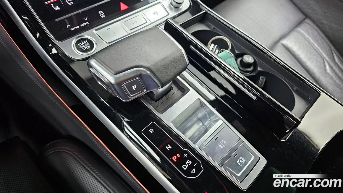 Audi A8 — фото 9