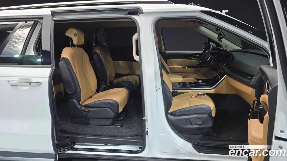 Kia Carnival — фото 10