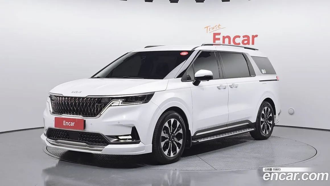 Kia Carnival — фото 1