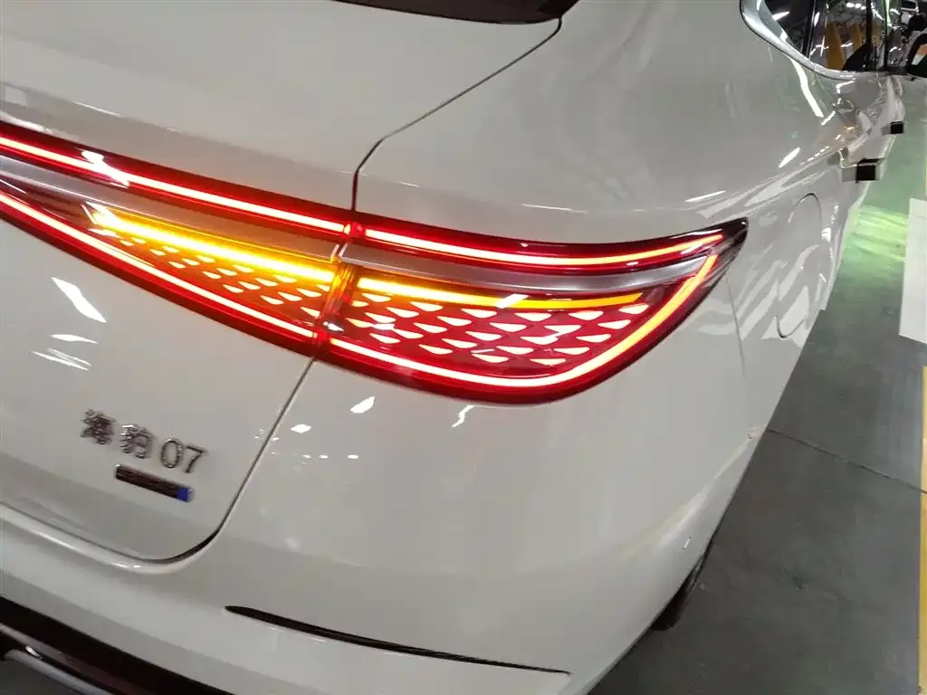 BYD Seal 07 DM-i — фото 8