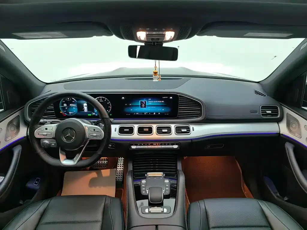 Mercedes-Benz GLS — фото 10