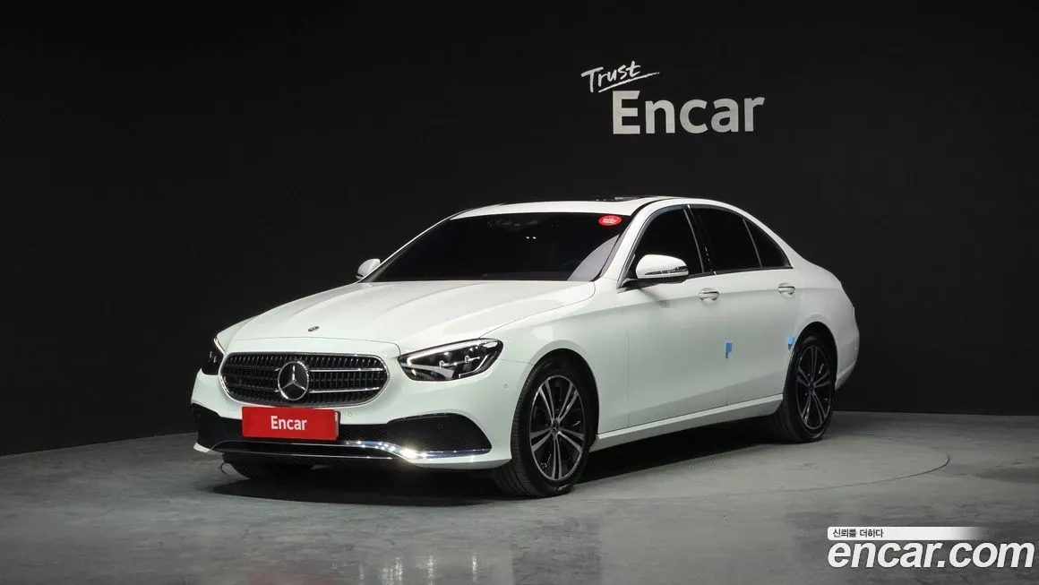 Mercedes-Benz E-Class — фото 1