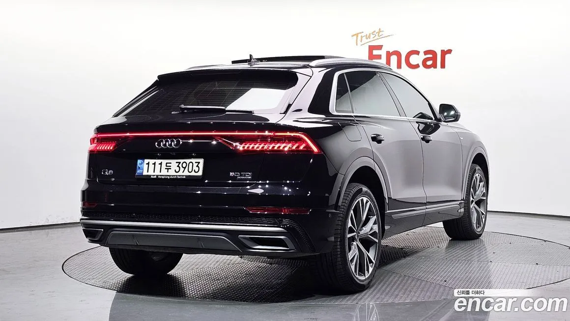 Audi Q8 — фото 2