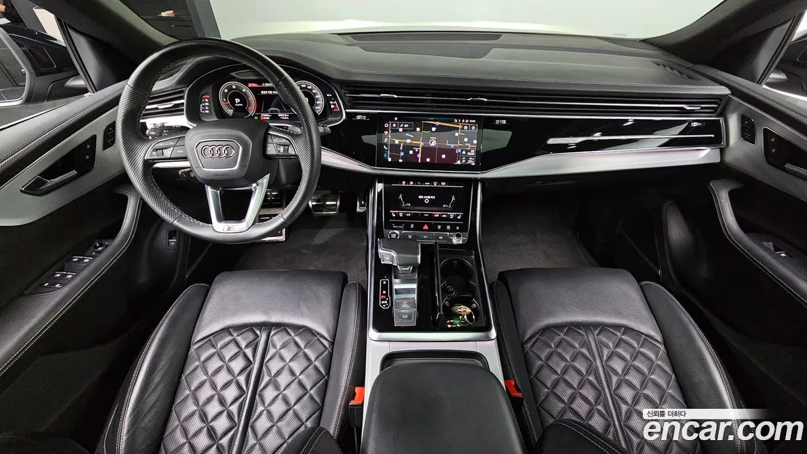 Audi Q8 — фото 7