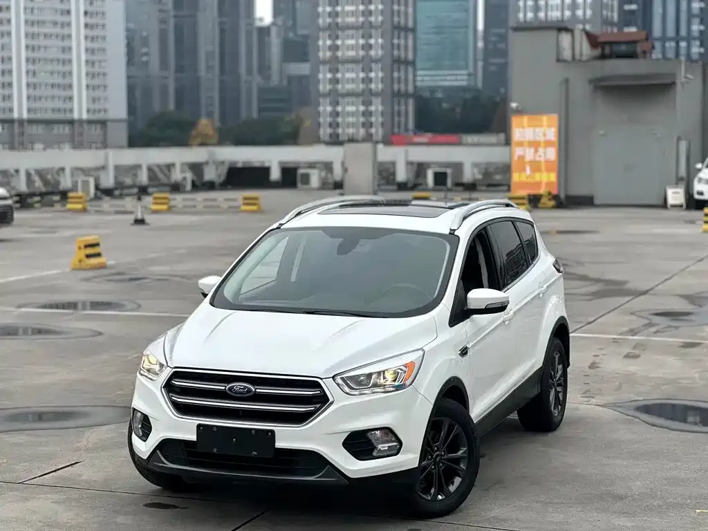 Ford Kuga — фото 1