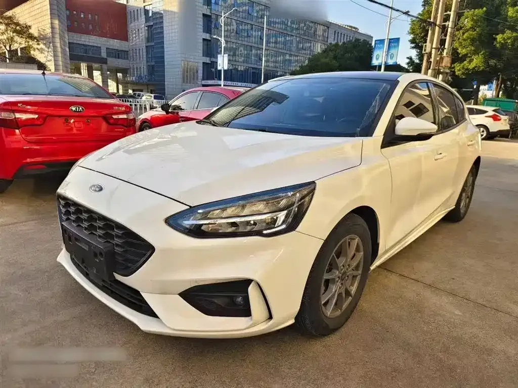 Ford Focus Active — фото 1