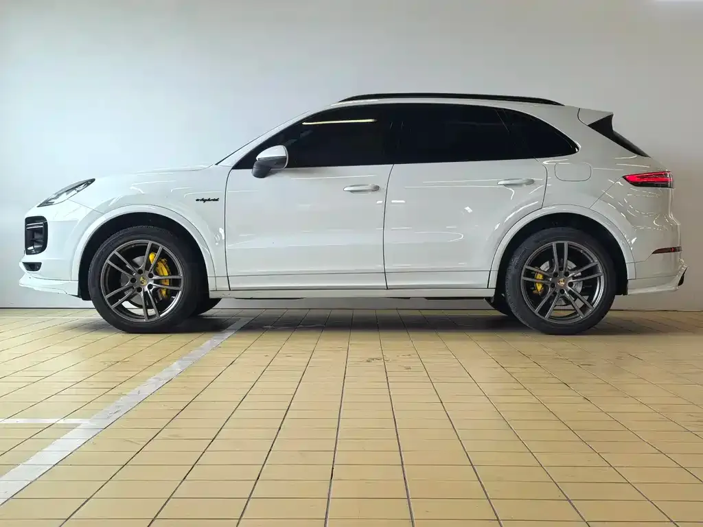 Porsche Cayenne Hybrid — фото 4