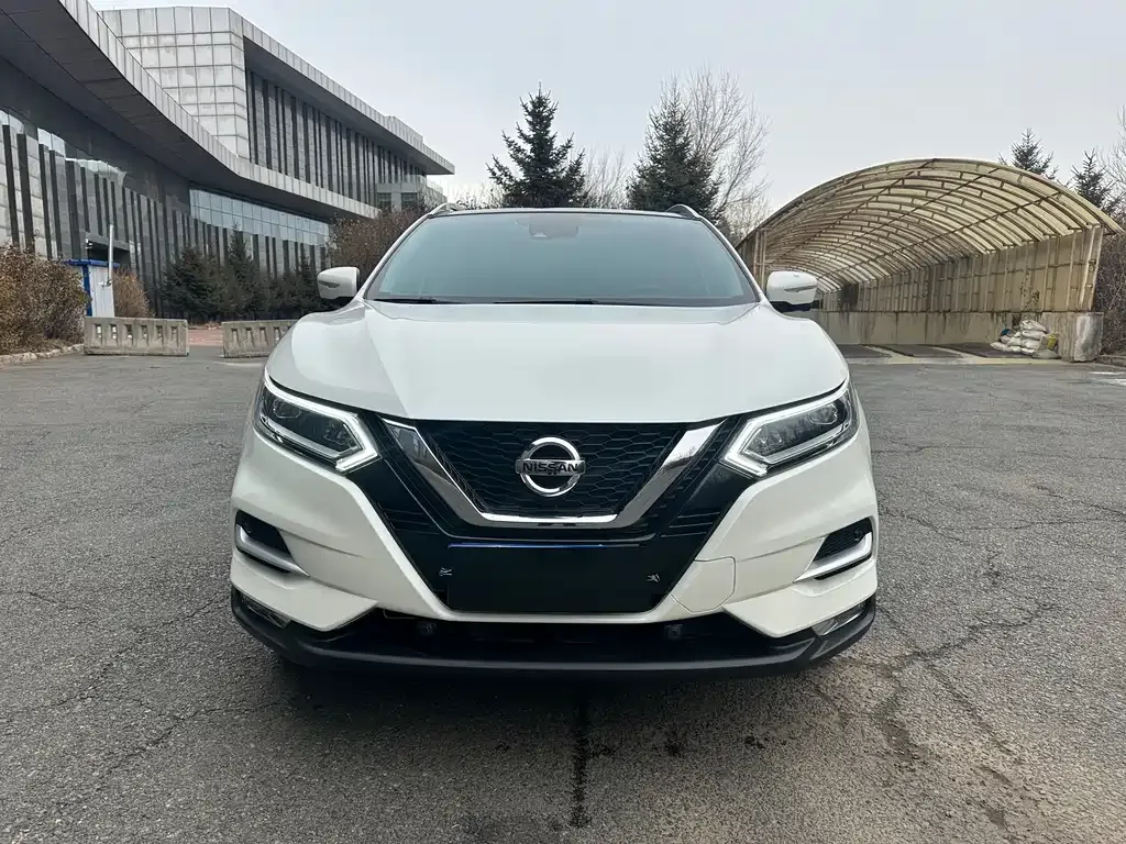 Nissan Qashqai — фото 2