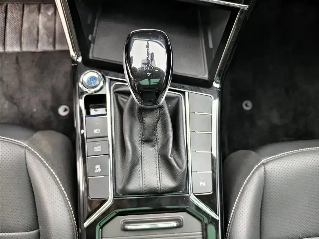 Volkswagen Passat — фото 7