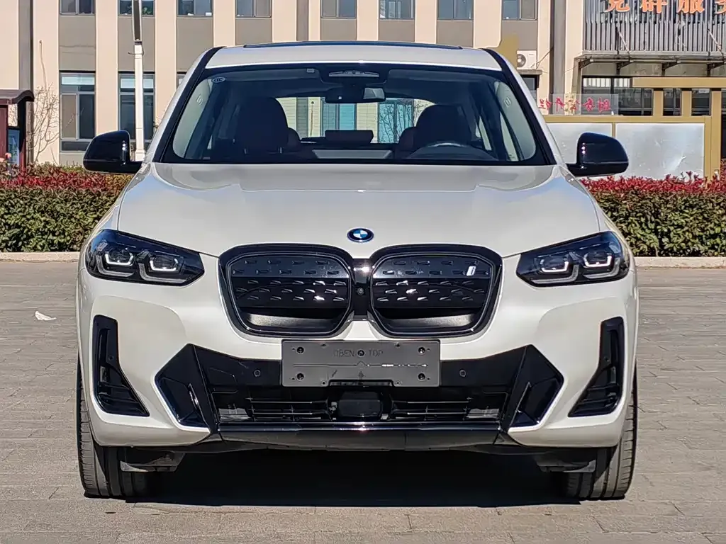 BMW iX3 — фото 2