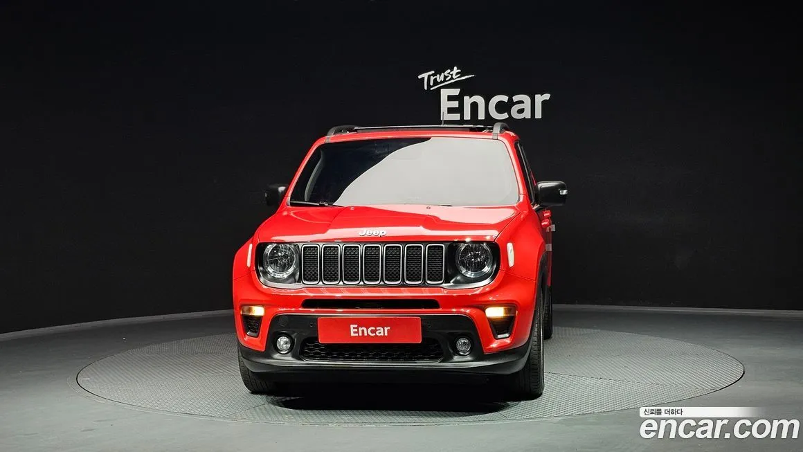 Jeep Renegade — фото 3