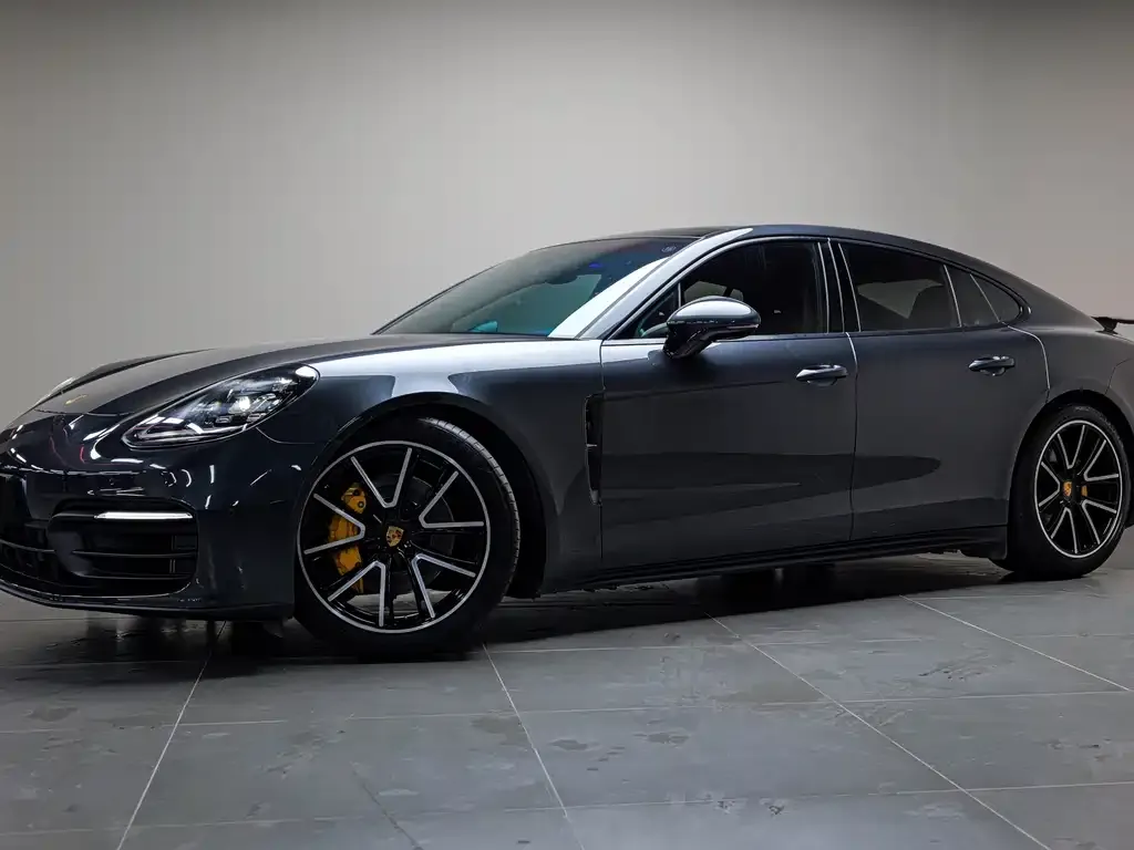 Porsche Panamera — фото 1