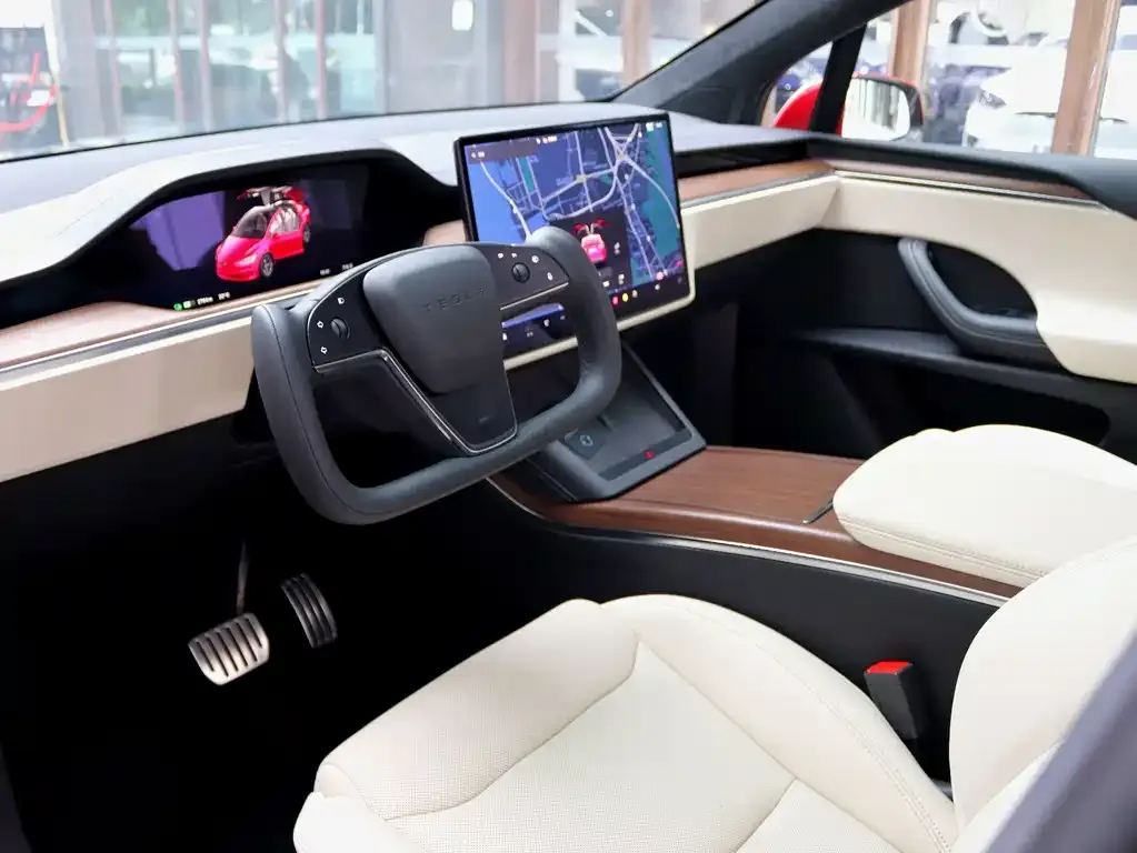 Tesla Model X — фото 4