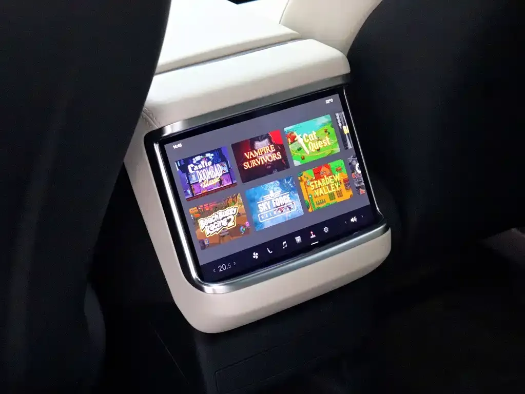 Tesla Model X — фото 8