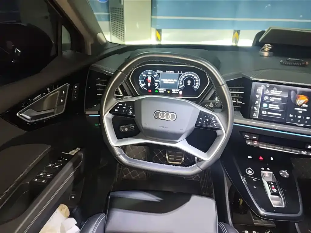 Audi Q4 e-tron — фото 3