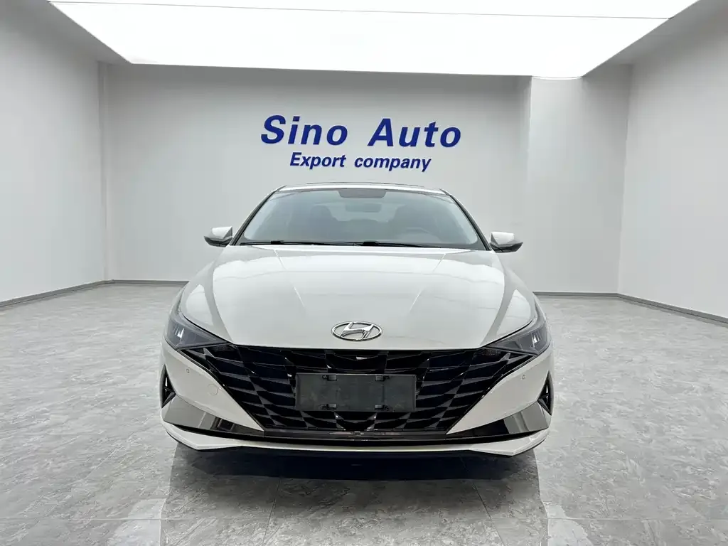 Hyundai Elantra — фото 2
