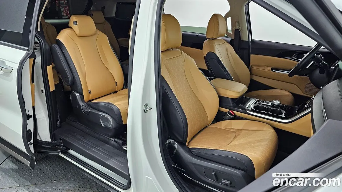 Kia Carnival — фото 10