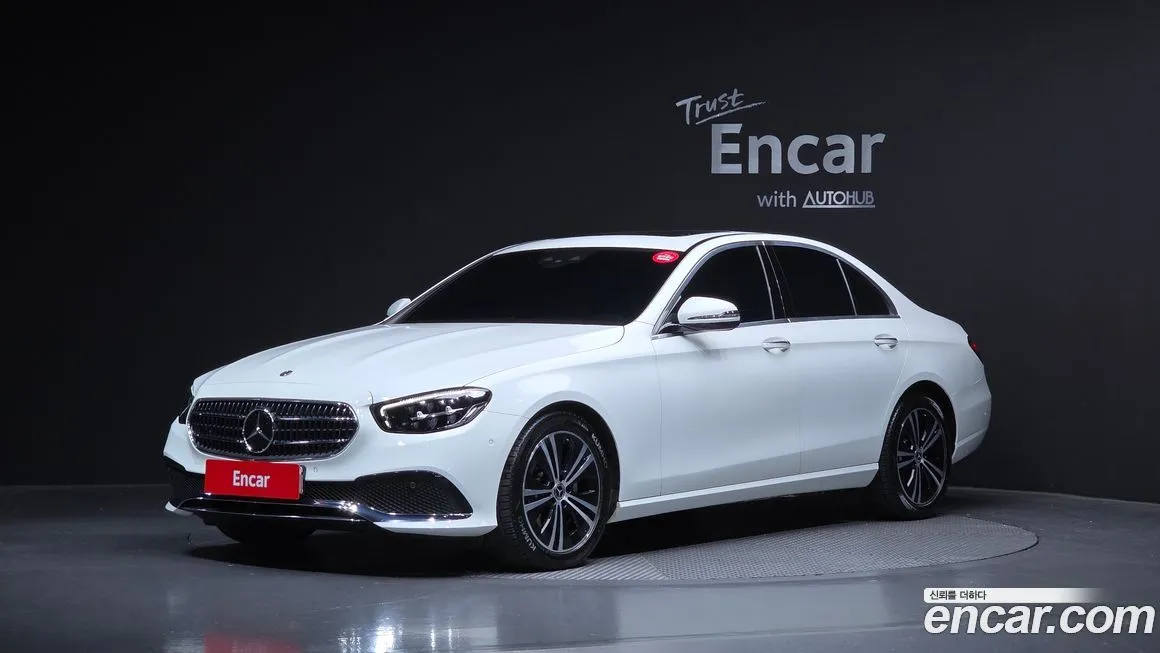 Mercedes-Benz E-Class — фото 1