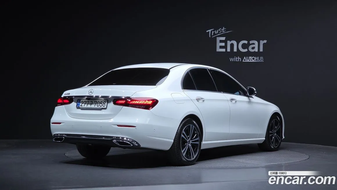 Mercedes-Benz E-Class — фото 2