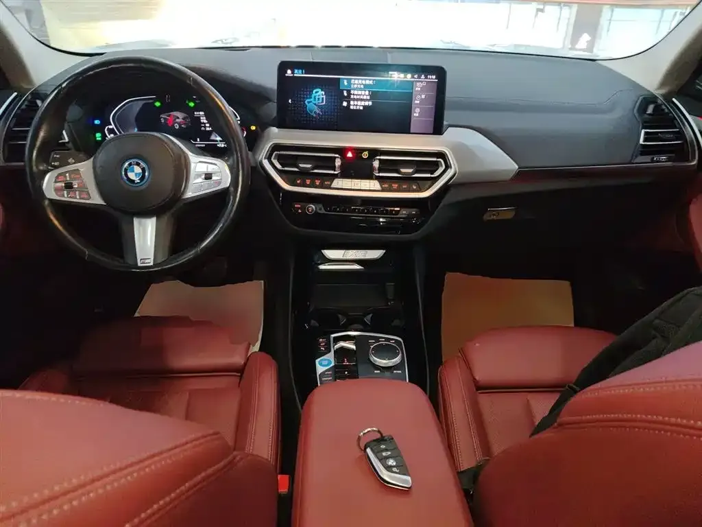 BMW iX3 — фото 10
