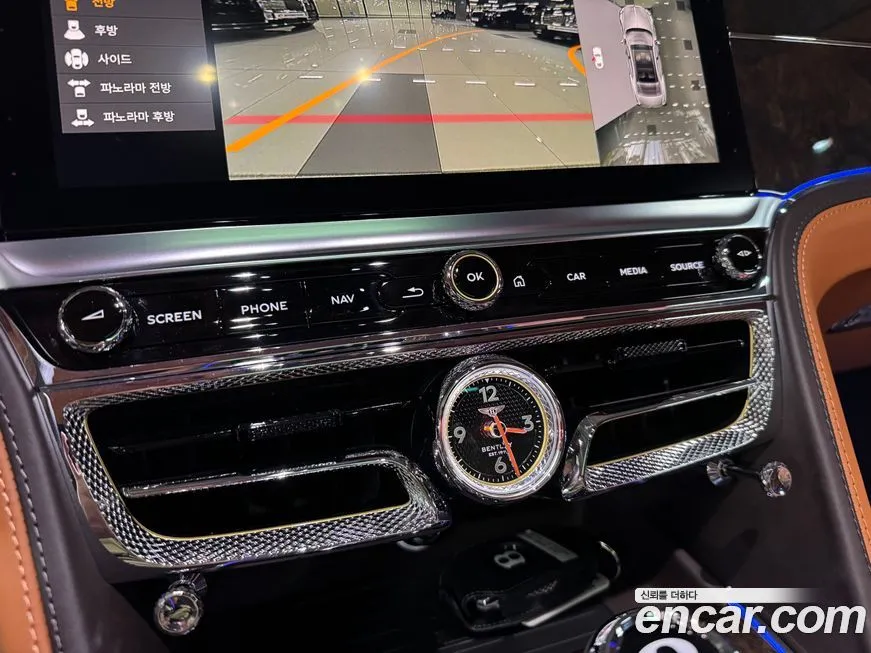 Bentley Flying Spur — фото 10