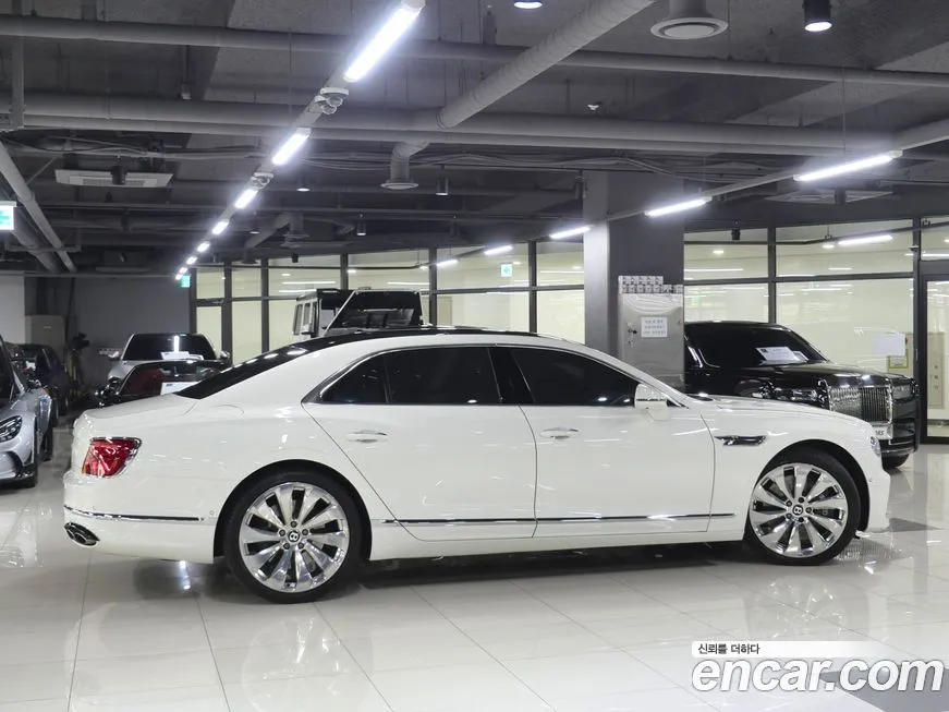 Bentley Flying Spur — фото 2