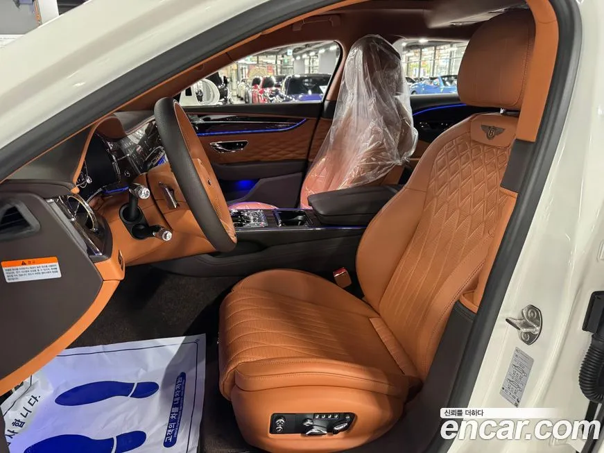 Bentley Flying Spur — фото 8