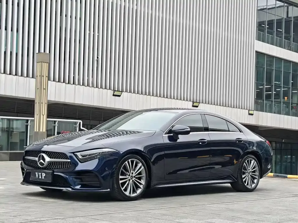 Mercedes-Benz CLS — фото 1