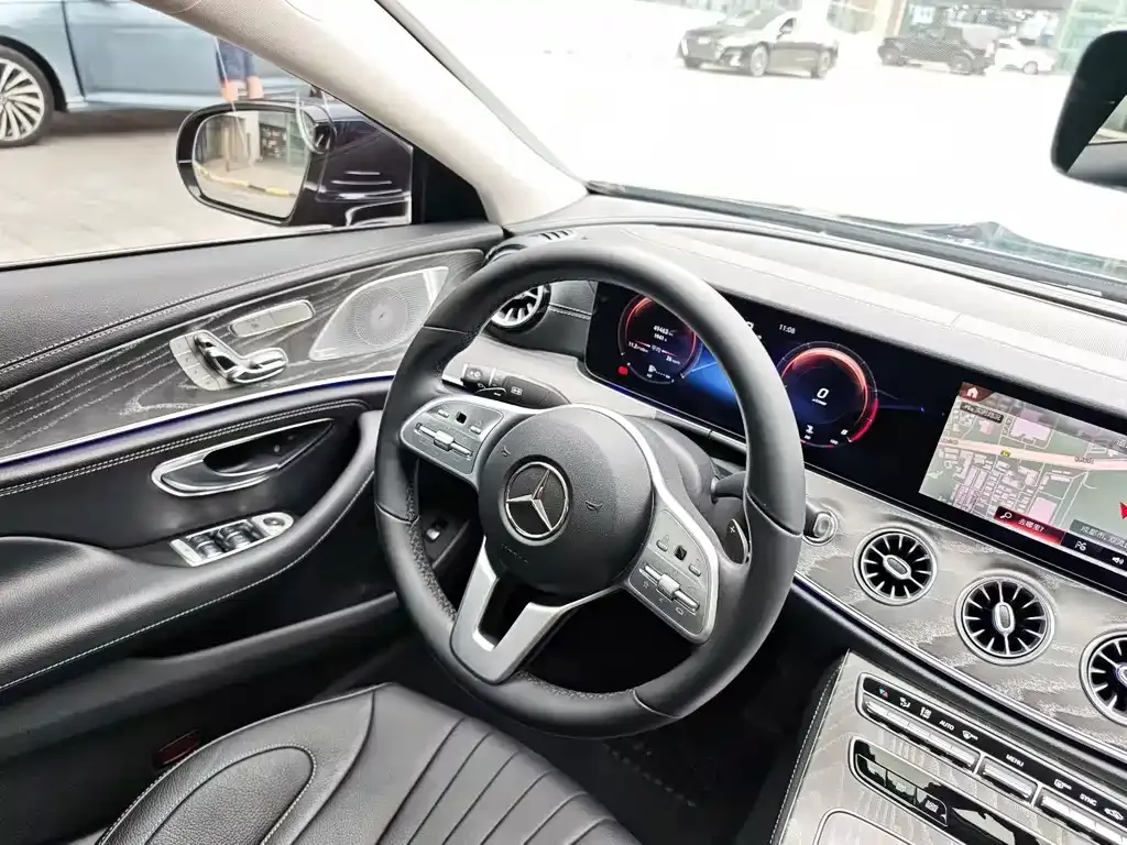 Mercedes-Benz CLS — фото 4