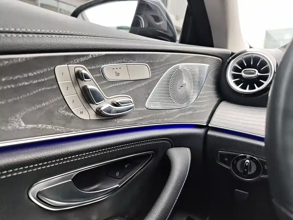 Mercedes-Benz CLS — фото 6