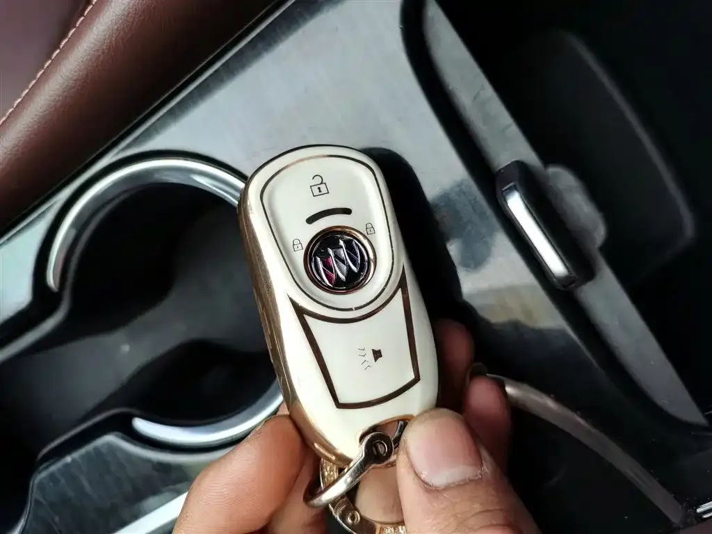Buick Envision Plus — фото 9