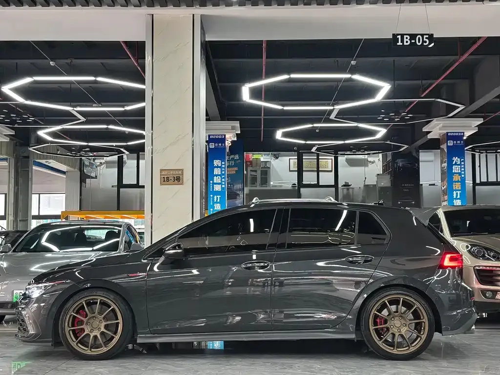 Volkswagen Golf GTI — фото 4