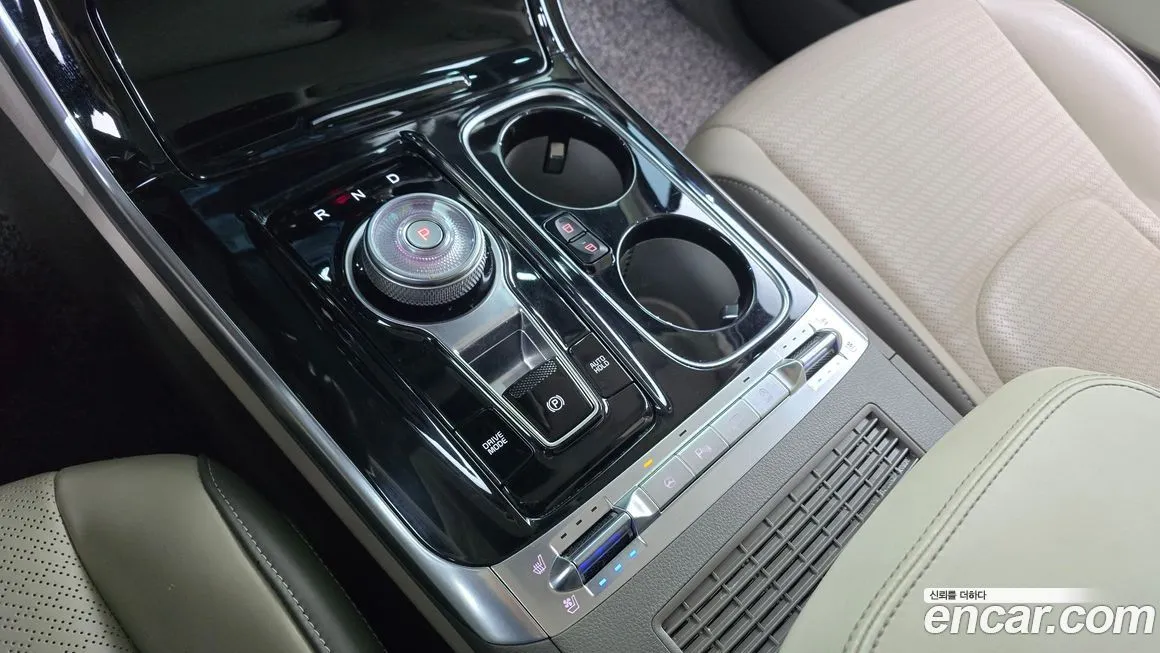 Kia Carnival — фото 9