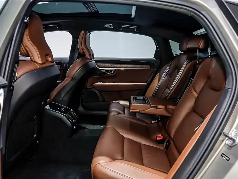 Volvo S90 — фото 10