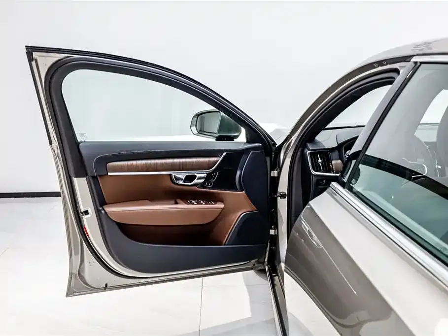 Volvo S90 — фото 8