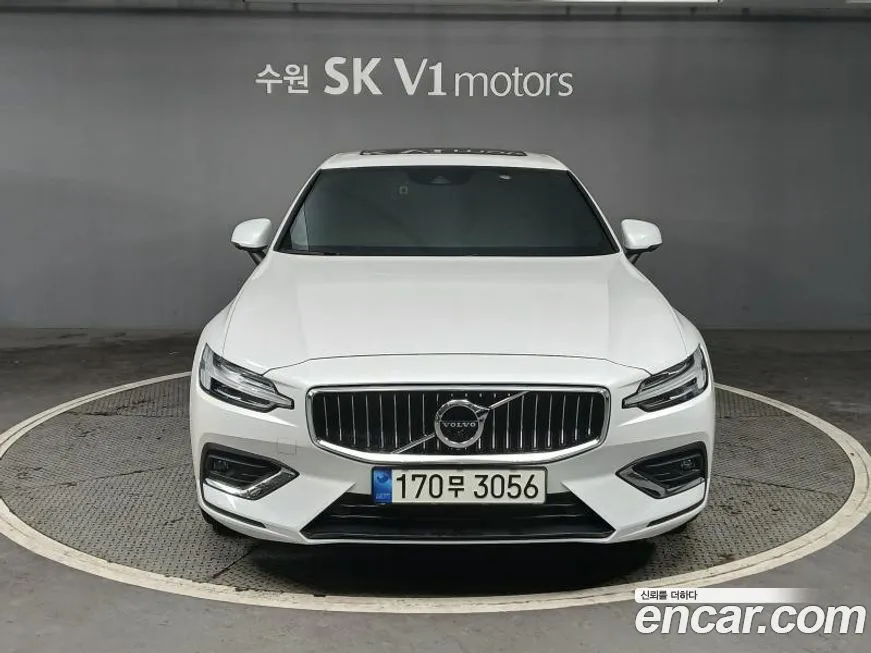 Volvo S60 — фото 1