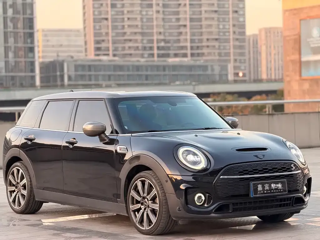 MINI Clubman — фото 3