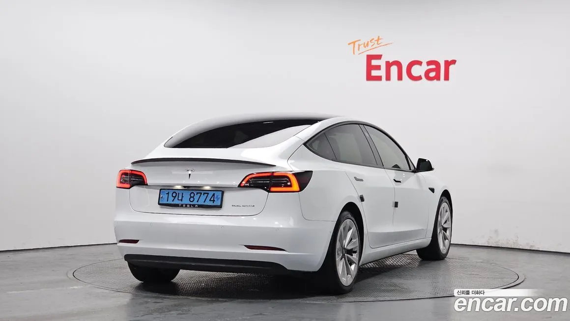 Tesla Model 3 — фото 2