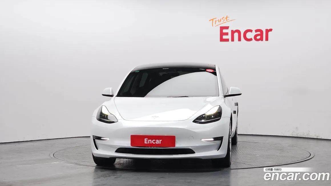 Tesla Model 3 — фото 3